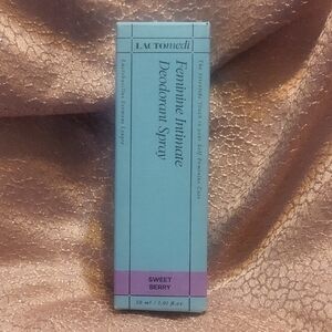 Feminine Intimate Deodorant Spray - Blue and Purple